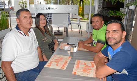 Empleados de la Constructora Collazos estuvieron en un almuerzo laboral en el Restaurante Cháncharros. A él asistieron Aldemar C