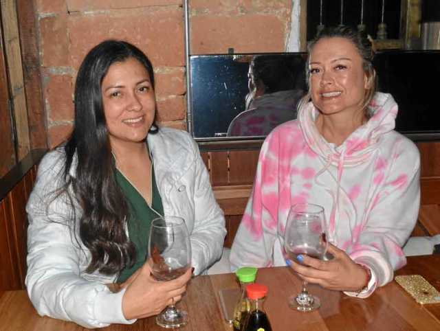 Paula Arias Marín y Andrea Arbeláez Aguirre compartieron en una comida en el restaurante Komo Asian Concept.