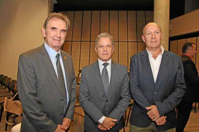 Iván Escobar Escobar, Alberto Álvarez López y Carlos Eduardo Jaramillo Sanint. 