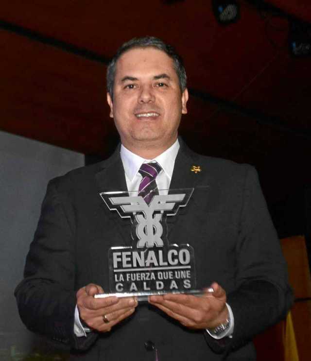 José Julián Hurtado Quintero, de Susuerte, recibió el reconocimiento a la Innovación.