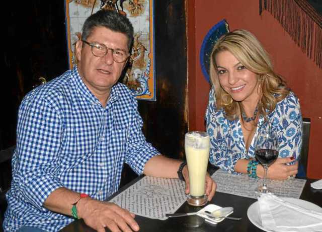Carlos Alberto Duque Gómez y Luz Ensueño Moncada Giraldo se reunieron en una comida en el restaurante Un lugar de La Mancha.