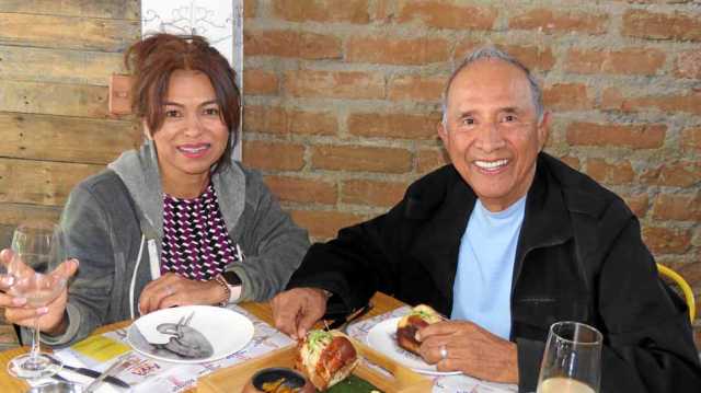 En el restaurante El Jardín de las Delicias se reunieron en un almuerzo Dufray Rodas Aristizábal y Leonel Pérez. Bocanegra