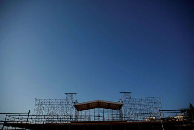 Vista de los avances de construcción de las estructuras donde el papa Francisco presidirá la cita con miles de jóvenes creyentes