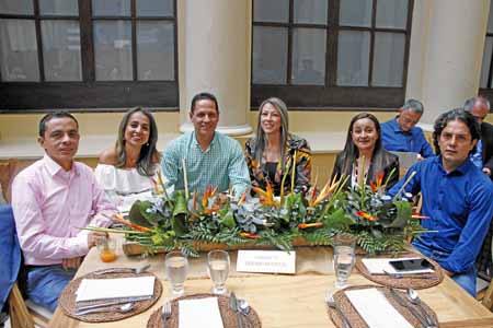 Luis Alexánder Pineda, Lizeth Isaza, Pedro Zárate, Paula Marcela Osorio, Carolina Gómez y Marcelo Gutiérrez.