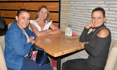 Érika Giraldo Toro, Adiela Narváez Marín y Fanyani Ríos Ruiz se reunieron en el restaurante Callejera Street Food.