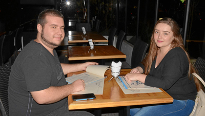 Luisa Vargas y Jonathan Filion se reunieron en el restaurante Buffalo Republic.