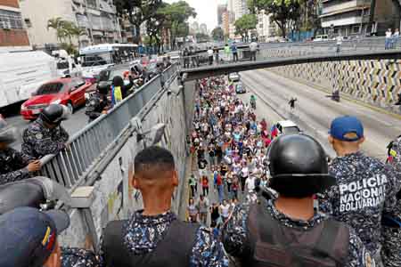 Los venezolanos opuestos al gobierno de Maduro salieron a las calles.