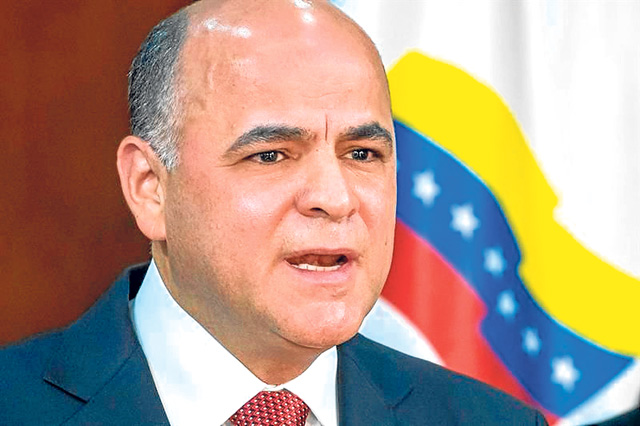 presidente de Petróleos de Venezuela (PDVSA), Manuel Quevedo.