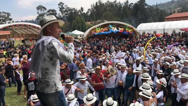 Presentación en la Escuela de Suboficiales Gonzalo Jiménez de Quesada, la semana pasada, en la fiesta de la colonia paisa.