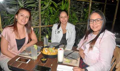 Alexandra Giraldo Castro, Angélica Herrera Pérez y Giuliana Cortés Alarcón compartieron en una comida en el restaurante Cortesan