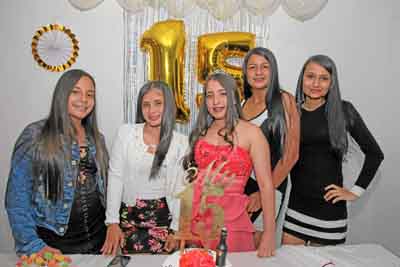 Mariana Mejía Salinas, Érika Cardona Flórez, Annie Paulina Mejía Salinas, Brenda Nicol Muñoz y Leidy Ocampo. 