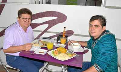 Jorge Galindo Díaz y Santiago Galindo Romero se reunieron en un almuerzo en el restaurante Delizia.