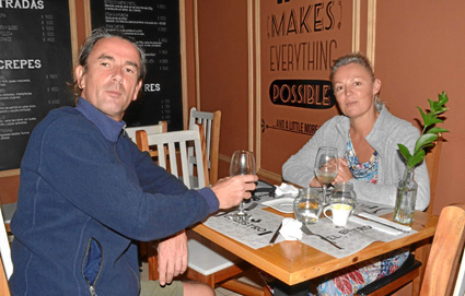 En el restaurante El Bistro Francés compartieron Philippe Claude y Le Seuec Giséle.