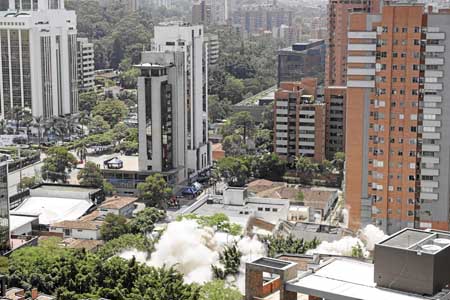 La implosión del edificio Mónaco es el primer paso para cerrar heridas y un homenaje a las víctimas del narcoterrorismo en las v