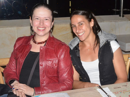 En el restaurante La Azotea compartieron en Viviana Molina Osorio y Cristina Garcés Valencia.