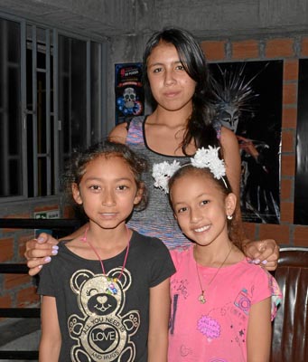 Carolina Suárez Leal, Shara Isabela Torres Cifuentes y Laura Katherine Suárez Leal.