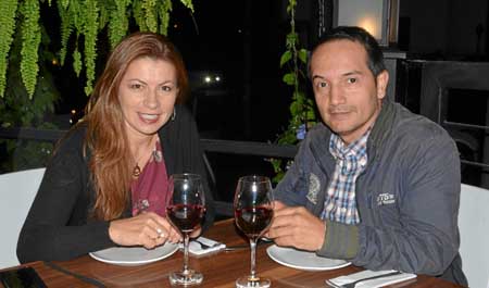 Diana Trejos y Gustavo Agudelo celebraron su 22.º aniversario de matrimonio en  el restaurante Ednia.
