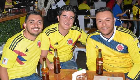 En el restaurante El Dauntaun compartieron Carlos Escobar Durán, Germán Orozco Ortiz y Sergio Atehortúa López.