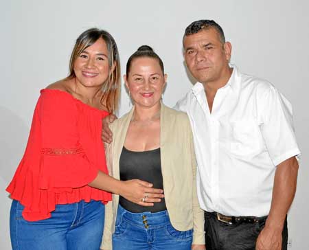 Daniela Ramírez Osorio, Doralba Osorio Herrera y Ramón Ramírez.