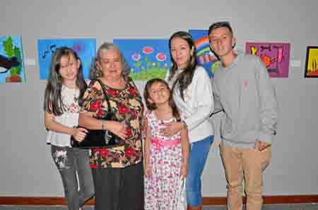 María Fernanda Mantilla Madarriaga, Carmen Mantilla Mantilla, Carmen Lucía Mantilla Madarriaga, Yaneth Madarriaga Chona y Juan C