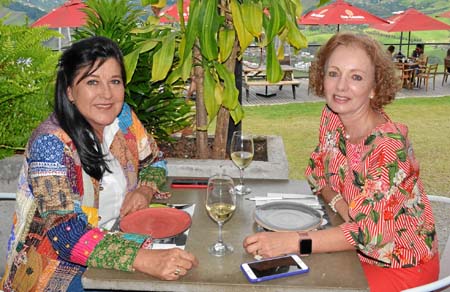 En Cortesana compartieron Julia Leonor Valencia Botero y Hilda Sáenz Montoya.