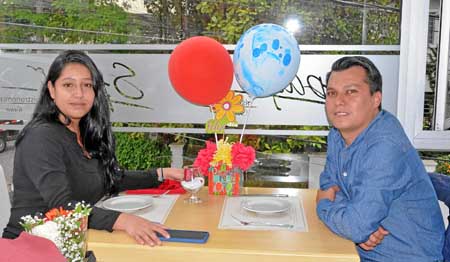 En Spago Juliana Montes García le celebró el cumpleaños a su esposo, Felipe Cardozo Jaramillo.