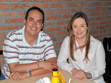 Andrés Chaparro Echeverry y Catalina Mejía Zuluaga compartieron en Asados Chavita.