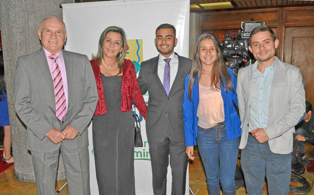 Carlos Castro García, Sonia Lopera Cano, Juan Sebastián Rendón Lopera, Ana Sofía Castro Lopera y Juan Camilo Escobar Giraldo.