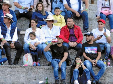 Alcalde, en la gradería