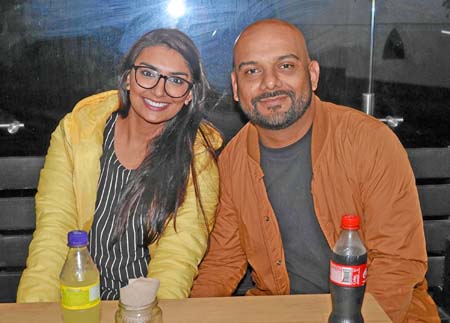 Mayling Bedoya Echeverri y Carlos Cruz se reunieron en Chilli Dogs.