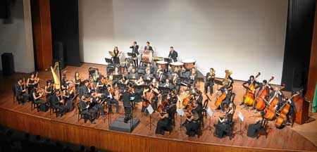 La OSC durante el Concierto en el Teatro Los Fundadores