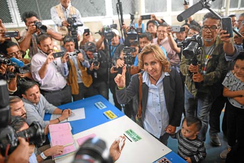 Fotos | EFE | LA PATRIA  Sandra Torres vuelve a disputar una segunda vuelta a la Presidencia, después de perder con el actual ma