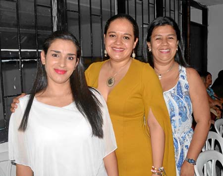 Jenny Posada, Diana Carolina Meneses Cabezas y Magda Paola Meneses Cabezas.
