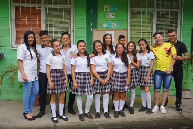 Grupo de alumnos que ayudó en la grabación.