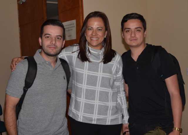 Juan Gabriel Hoyos, Yamileth Correa y Nicolás Castrillón.  