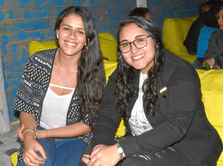 Ana María Arenas García y Sophia Escobar Zuluaga compartieron en el restaurante El Solario.