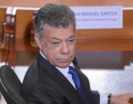 Santos dijo que suspendió la aspersión durante su gobierno por el fallo de la Corte y porque comprobó que esa medida no era la i