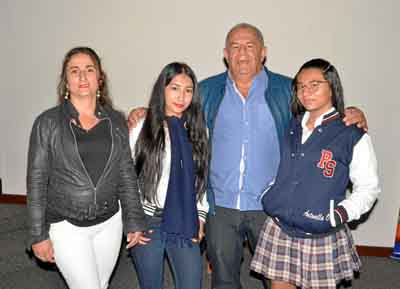 Gloria López Jaramillo, Angie Daniela Bañol López, José Antonio Orozco y Antonella Sofía Orozco García.