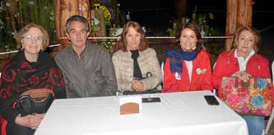 Eleonor Dyer de Uribe, Juan Pablo Uribe Dyer, Dianne Eckert de Saffon, Paula Tatiana Gómez Rendón y Luz Stella Gómez Giraldo.