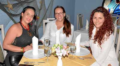 Diana Ardila Mora, Laura Carolina Duque Aristizábal y Luz Elena Pineda Ortiz celebraron en un almuerzo en el restaurante Las Red