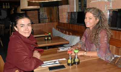 En un almuerzo de trabajo en el restaurante Komo Asian Concept se reunieron Constanza González Giraldo, coordinadora nacional de