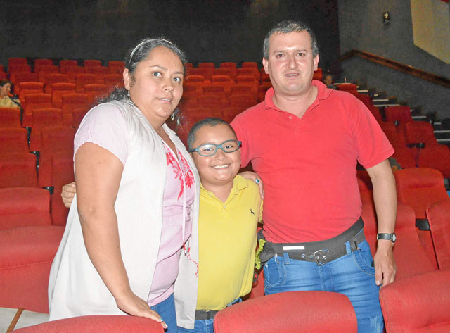 Janeth Morales Sepúlveda, Daniel Estiven Velásquez Morales y Yibelini Velásquez Gallego.