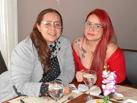 Karen Castañeda Peláez celebró el cumpleaños de Tatiana Restrepo Carvajal en A la Leña.