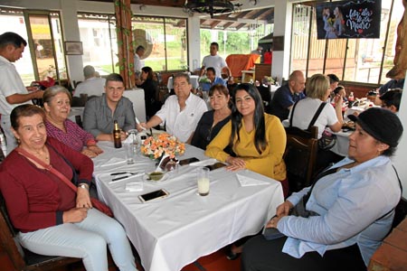 Mercedes García, Mariela García, Jorge Alonso López, Carlos Arturo García, Yolanda Calderón, Laura López y Martha Lucía García.