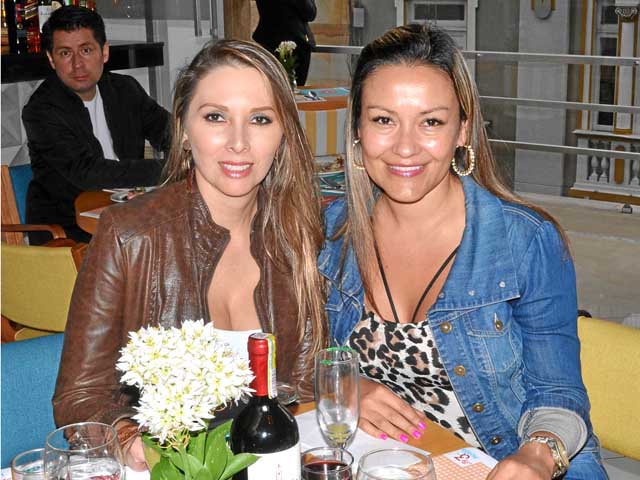 En el restaurante Planta del Hotel Pop Art Las Colinas compartieron en un almuerzo Vicky Bermúdez y Alejandra Giraldo.