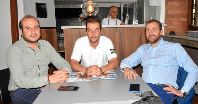 Jonathan Ballesteros Salazar, Édgar Miquel Serrada y Carlos Montans López compartieron en un almuerzo en el restaurante Ednia.