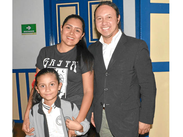 Natalia Cortés Herrera, Tatiana Cortés Herrera y Fernand Amaya Clavijo.