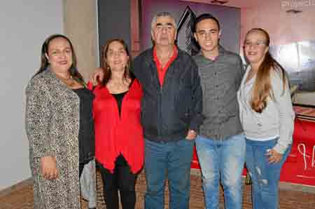 Gloria Carmenza Medina Díaz, Luisa Marina Medina Díaz, Isaac Rincón Duque, Manuel Felipe Rincón Medina y Estefanía Duque Medina.