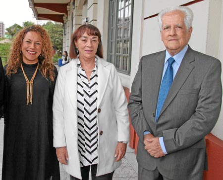 María Mercedes Suárez de Latorre, Liliana Mejía Botero y Pablo Medina Jaramillo. 