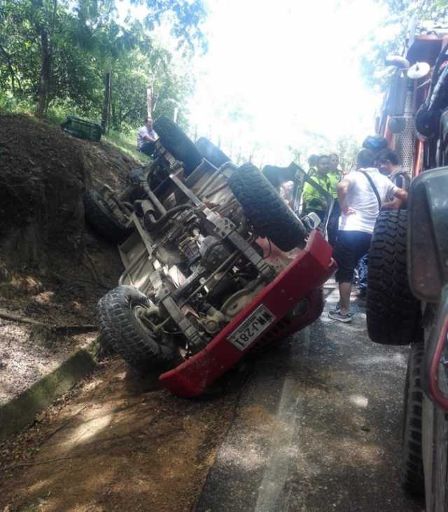 Foto | Bomberos Mariquita | LA PATRIA Se volcó